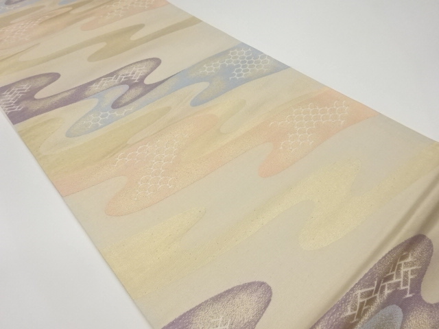 リサイクル　霞に古典柄模様織出し袋帯